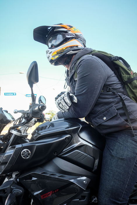 Illustration for article titled The 2017 Yamaha FZ-10 Is A Wild Everyday Commuter I Never Learned To Love